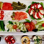 Center - Breakfast Included プーラ