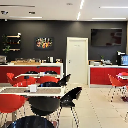 Bed and Breakfast Center With Free Parking Πούλα