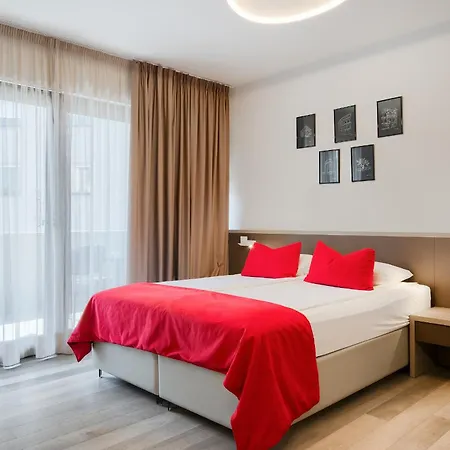 Pula City Center Accommodation - Breakfast Included 4* Pula