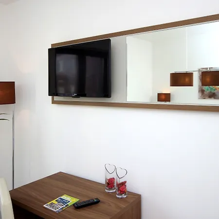 Center - Breakfast Included Bed & Breakfast 4*