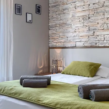 Center - Breakfast Included Pula