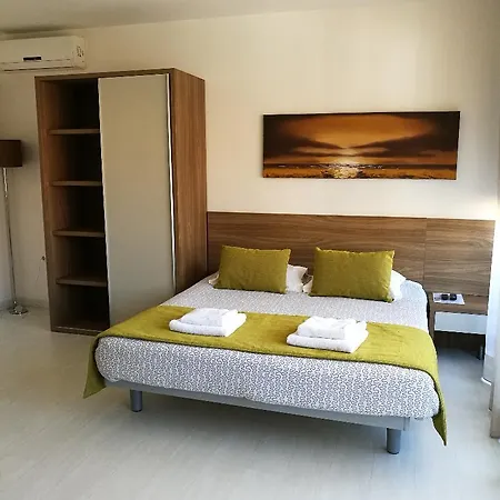 Bed and Breakfast Center With Free Parking 4*