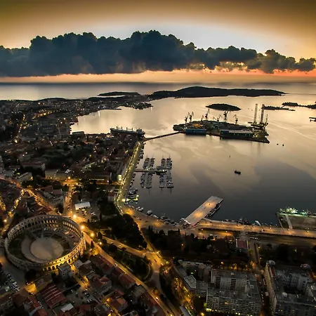 Pula City Center Accommodation - Breakfast Included Bed & Breakfast Pula