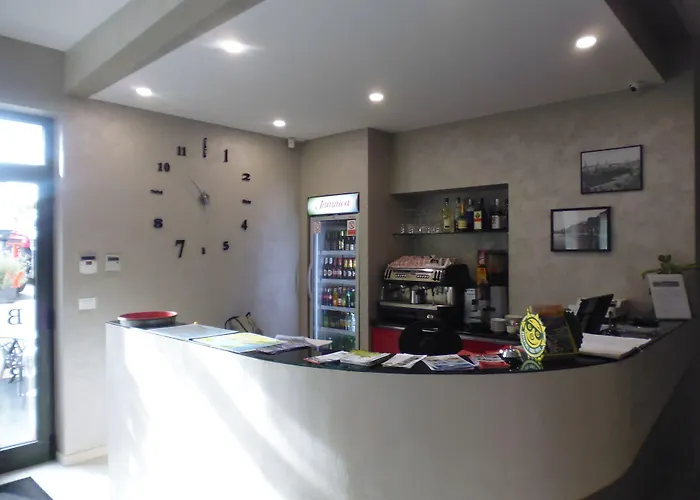 Center - Breakfast Included فندق مبيت وإفطار 4*