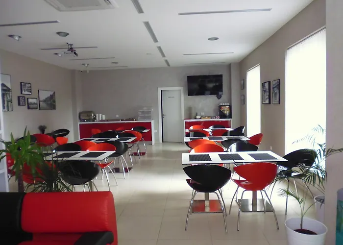 Nocleg ze śniadaniem Center - Breakfast Included 4*