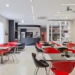 Bed and breakfast Center - Breakfast Included