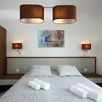 Center - Breakfast Included Bed and breakfast 4*