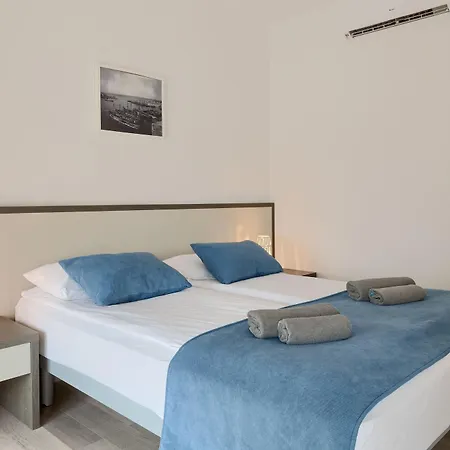 Oda ve Kahvaltı Center With Free Parking Pula