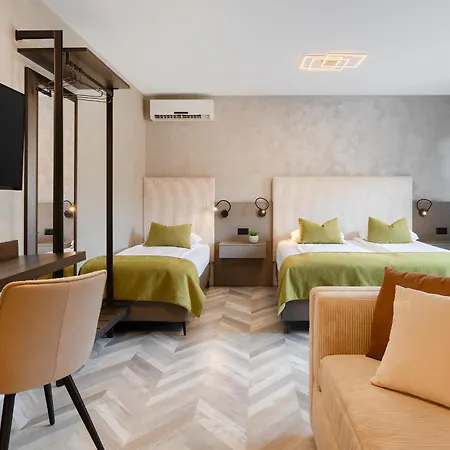 B&B Center With Free Parking 풀라