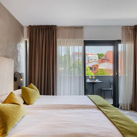 Bed & Breakfast Pula City Center Accommodation - Breakfast Included