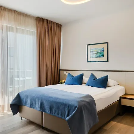 Center - Breakfast Included Bed and breakfast