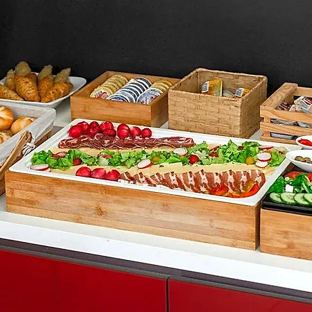 Center - Breakfast Included 4* 풀라