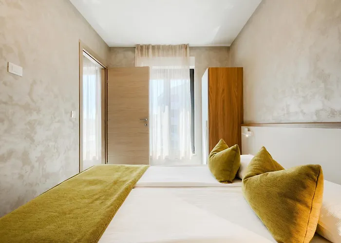 Bed & Breakfast Pula City Center Accommodation - Breakfast Included 4*