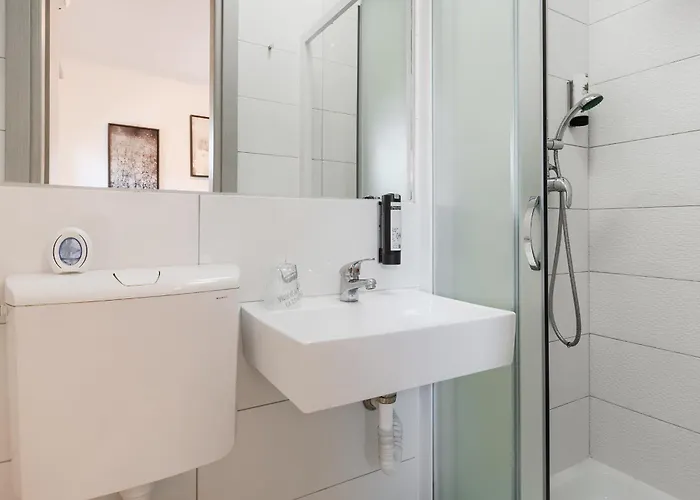 Pula City Center Accommodation - Breakfast Included 4*