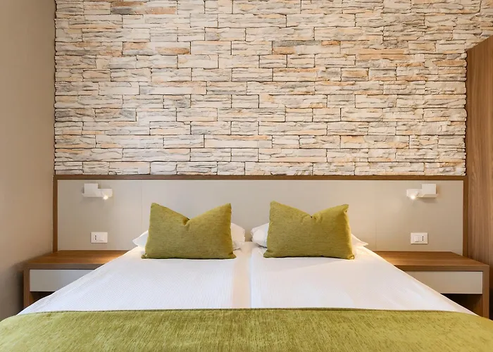 Bed & Breakfast Pula City Center Accommodation - Breakfast Included