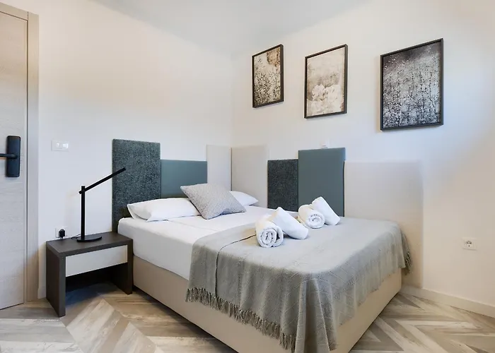 Pula City Center Accommodation - Breakfast Included 4* Pula