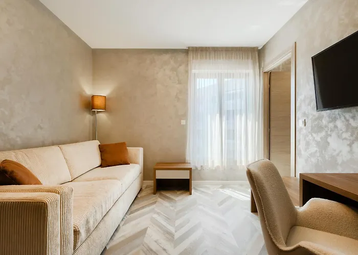 Center - Breakfast Included Bed and Breakfast 4*