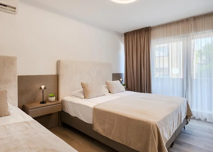 Bed & Breakfast Pula City Center Accommodation - Breakfast Included 4*