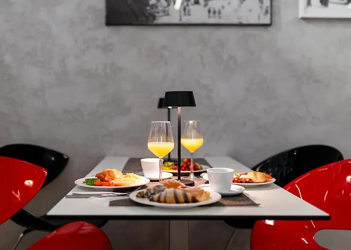 Center - Breakfast Included 4* Πούλα