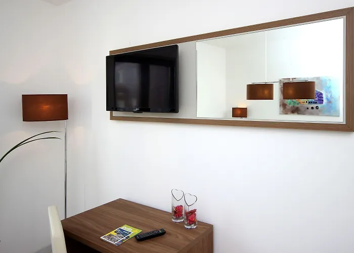 Center - Breakfast Included Bed and Breakfast 4*