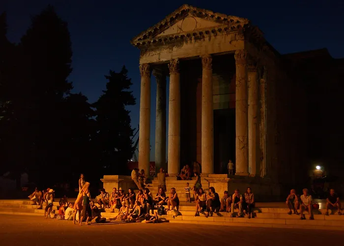 Pula City Center Accommodation - Breakfast Included 4*