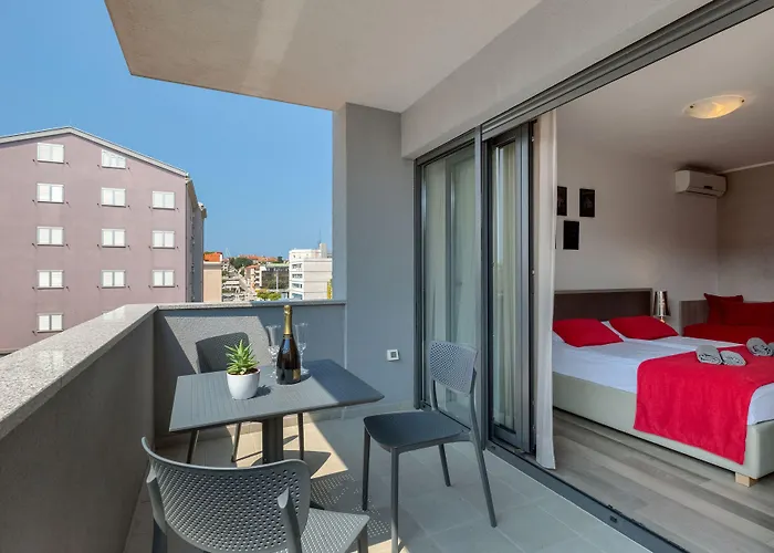 Pula City Center Accommodation - Breakfast Included Pula