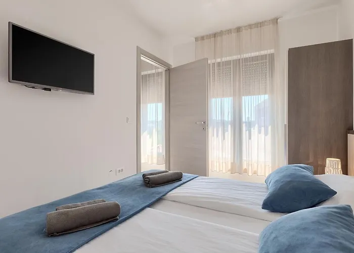 Pula City Center Accommodation - Breakfast Included 4* Pula