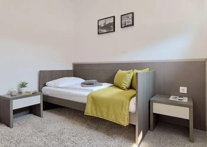 Pula City Center Accommodation - Breakfast Included 4*