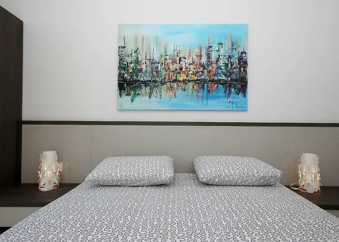 Bed and Breakfast Center - Breakfast Included