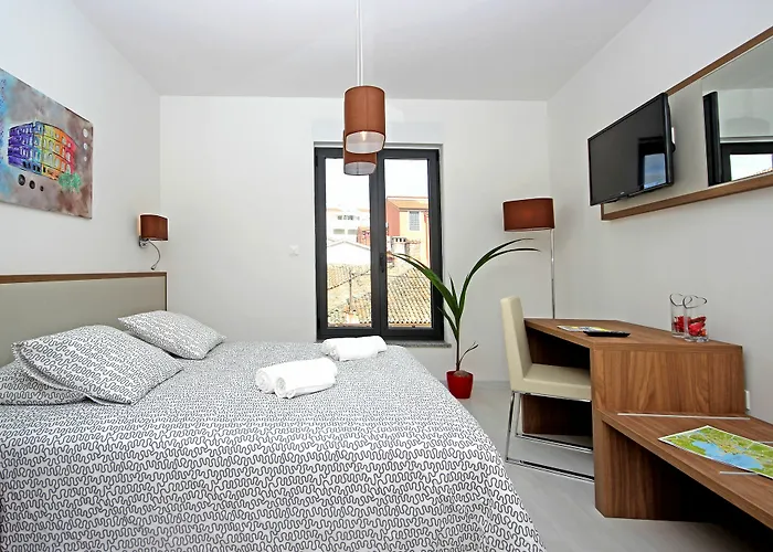 Center - Breakfast Included Bed and breakfast