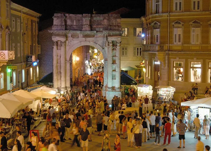 Bed & Breakfast Pula City Center Accommodation - Breakfast Included 4*