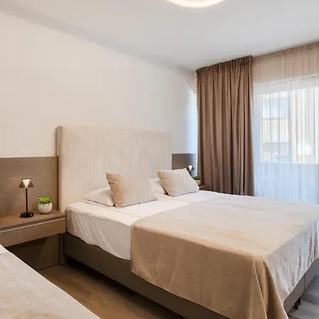 Bed and Breakfast Center - Breakfast Included 4*