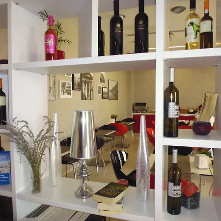 Center - Breakfast Included Bed and Breakfast